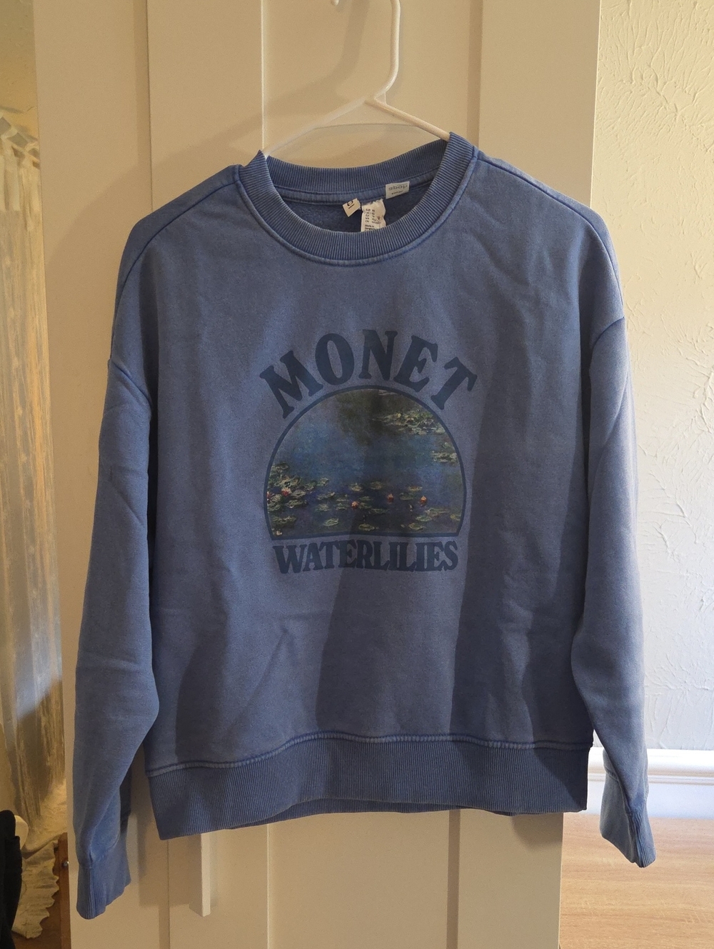 BNWT Monet Waterlilies Graphic Crewneck Sweatshirt - Blue